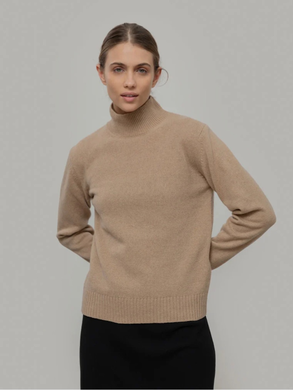 Zara Cream Mock Neck Sweater Women’s Medium Soft Knit Pullover